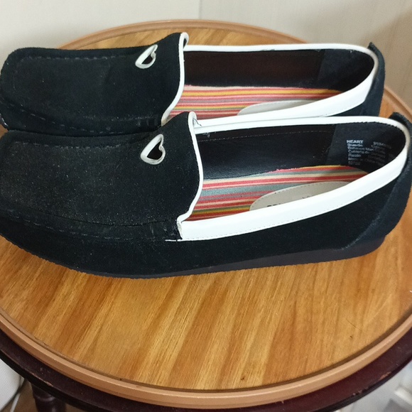 No Boundaries faux suede loafers - Picture 2 of 7